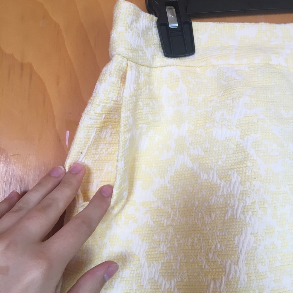 Shorts - Picture 2 of 3